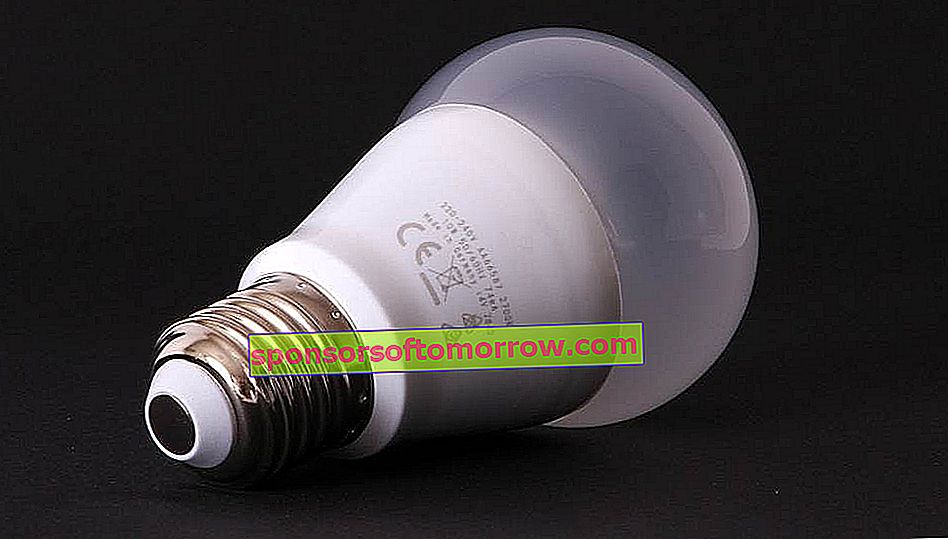 Bulbs and LEDs 09