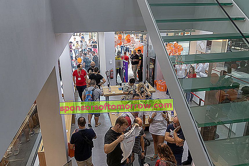 Besuchen Sie Xiaomi Store Treppen