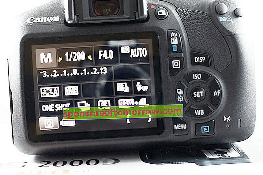 we have tested Canon EOS 2000D screen
