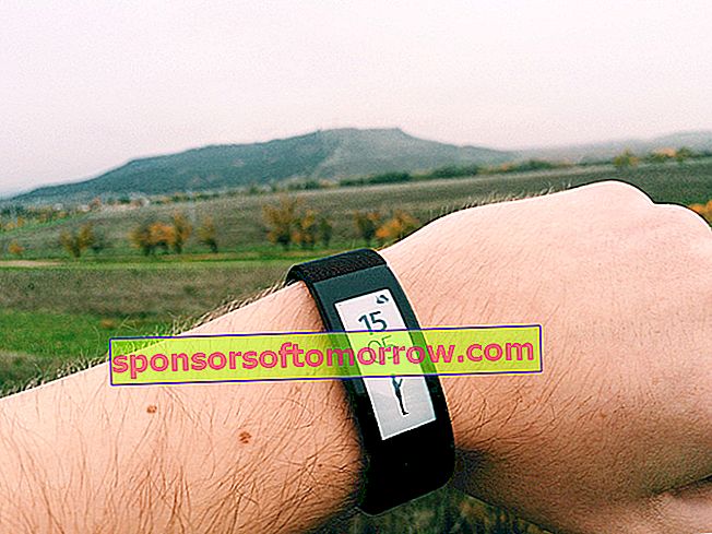 Sony SmartBand Talk SWR30, we have tested it