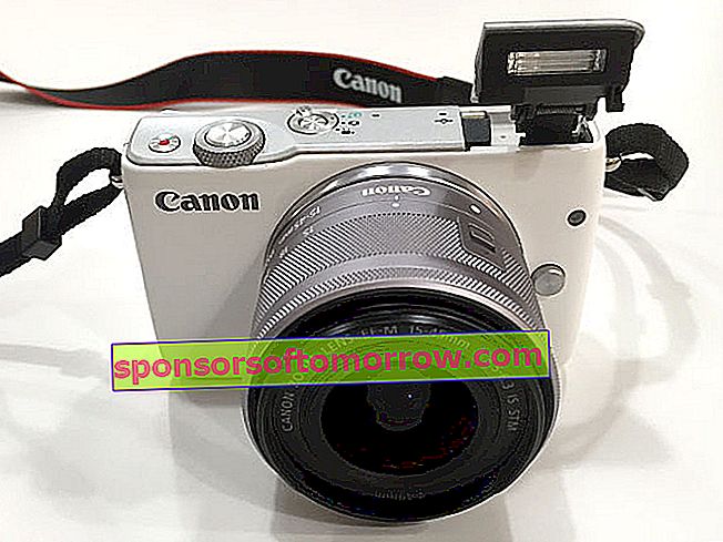  Canon EOS M10