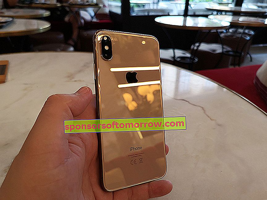 we have tested iPhone Xs Max glitters