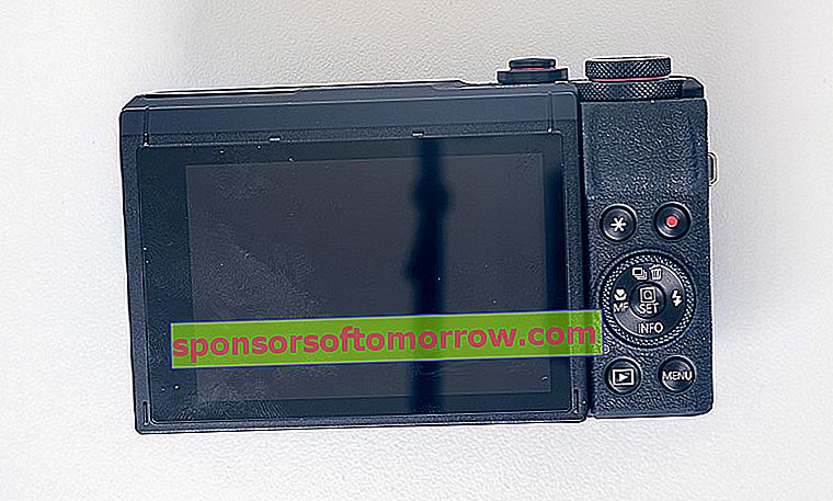 we have tested Canon PowerShot G7 X Mark III rear