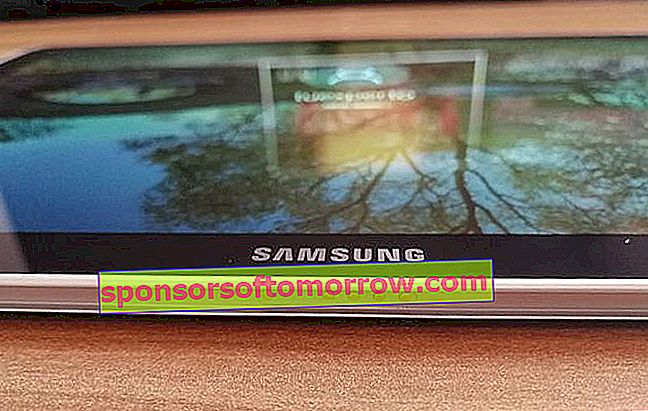 Samsung Galaxy Book 12薄型
