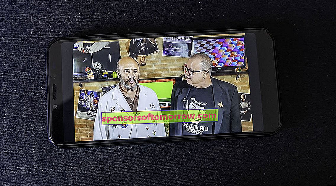 the 5 key features of the Alcatel 1S 2019 video display