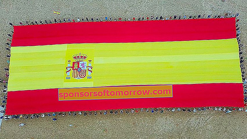 plus grand drapeau espagnol vox