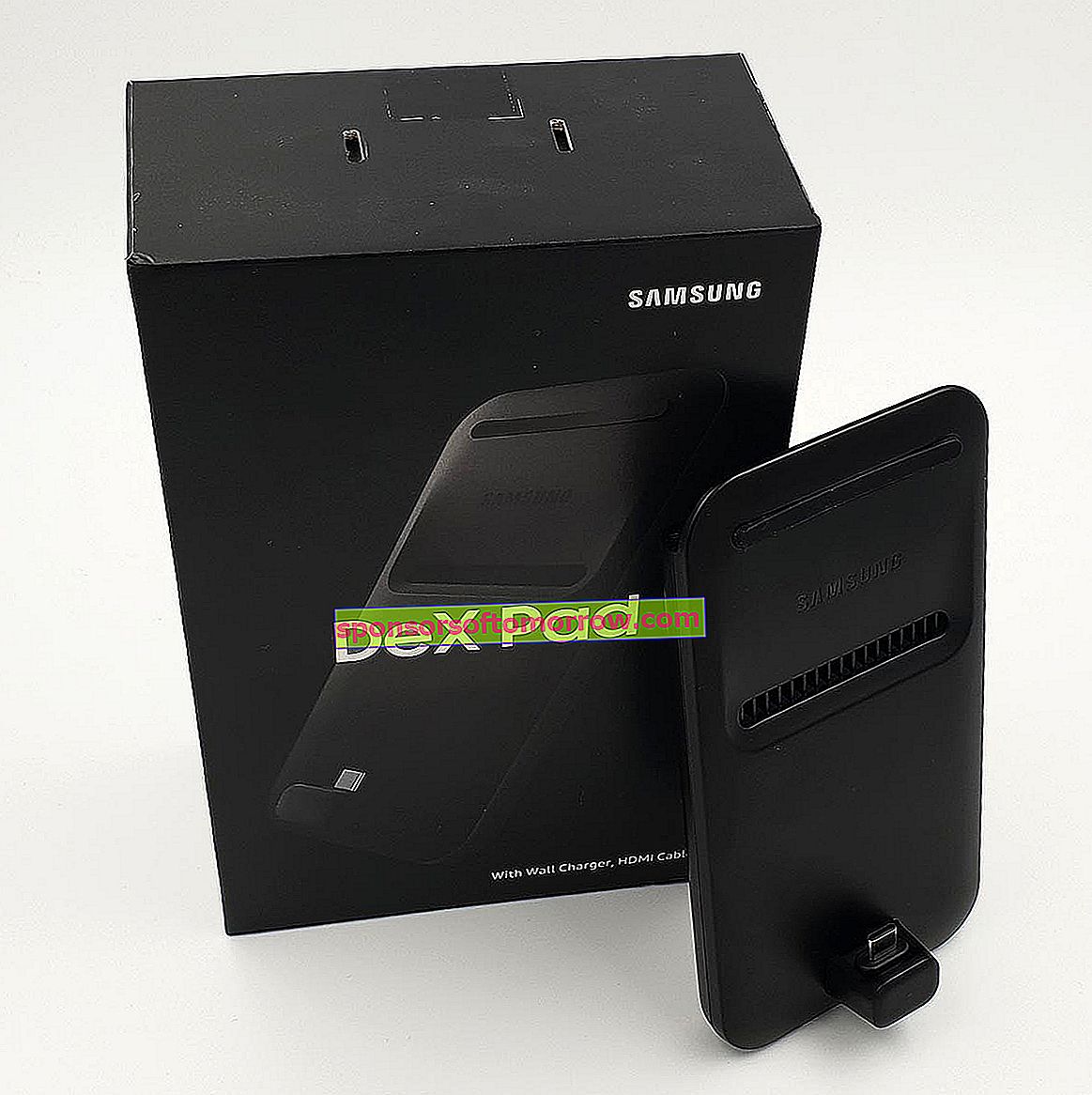 Samsung-Dex-Pad-09 mit Box