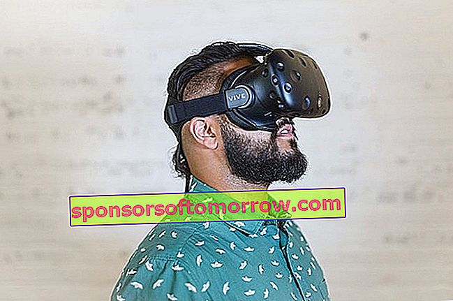 Why doesn't my phone work with the virtual reality glasses?