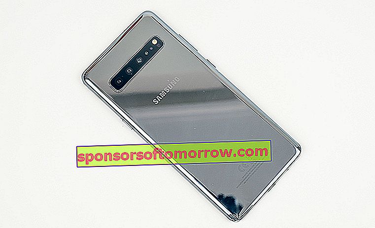 we have tested Samsung Galaxy S10 5G rear mirror