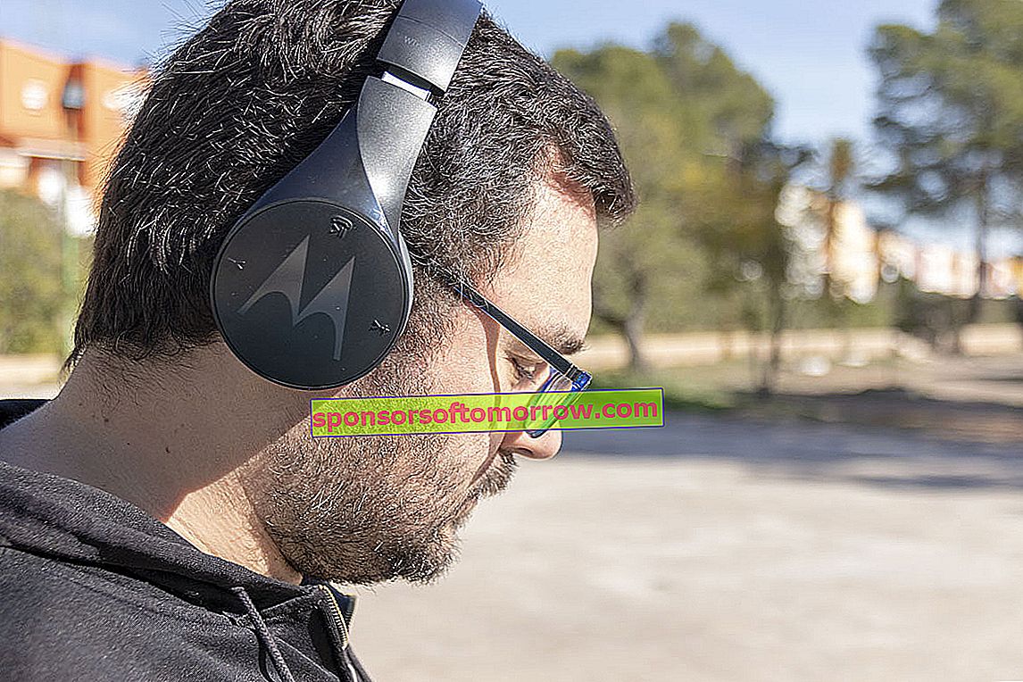 we have tested Motorola Pulse Escape with music