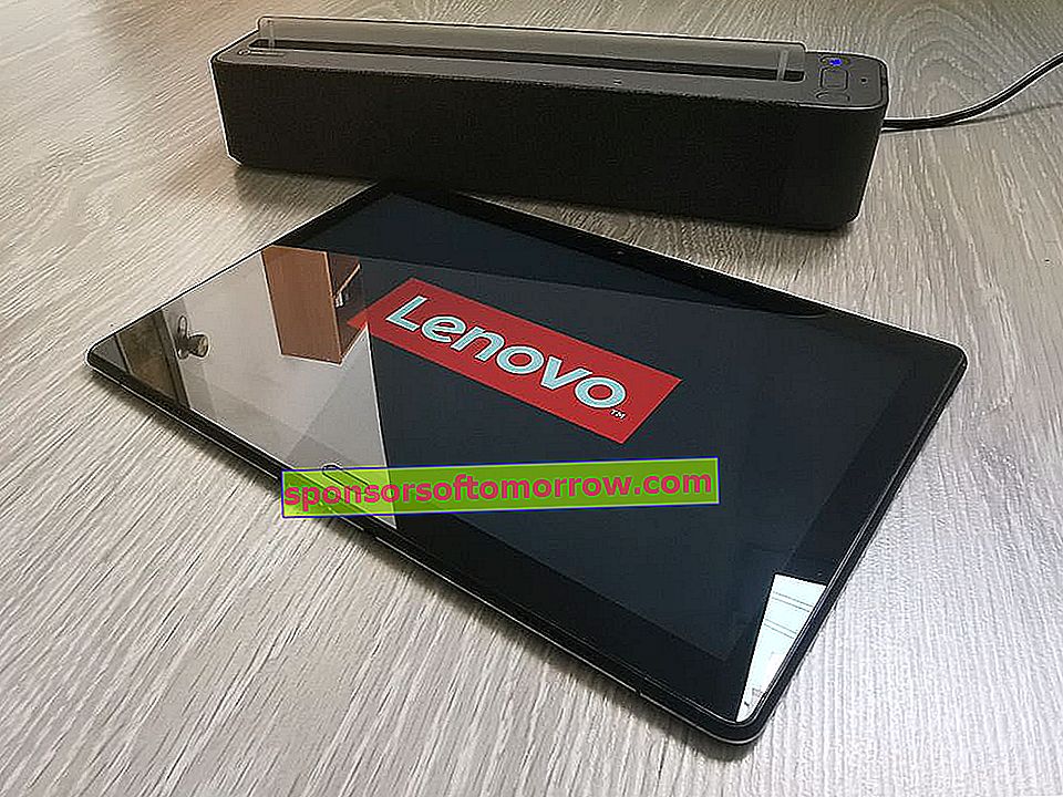 Lenovo Smart Tab P10, tablet 2x1 yang menjadi skrin pintar