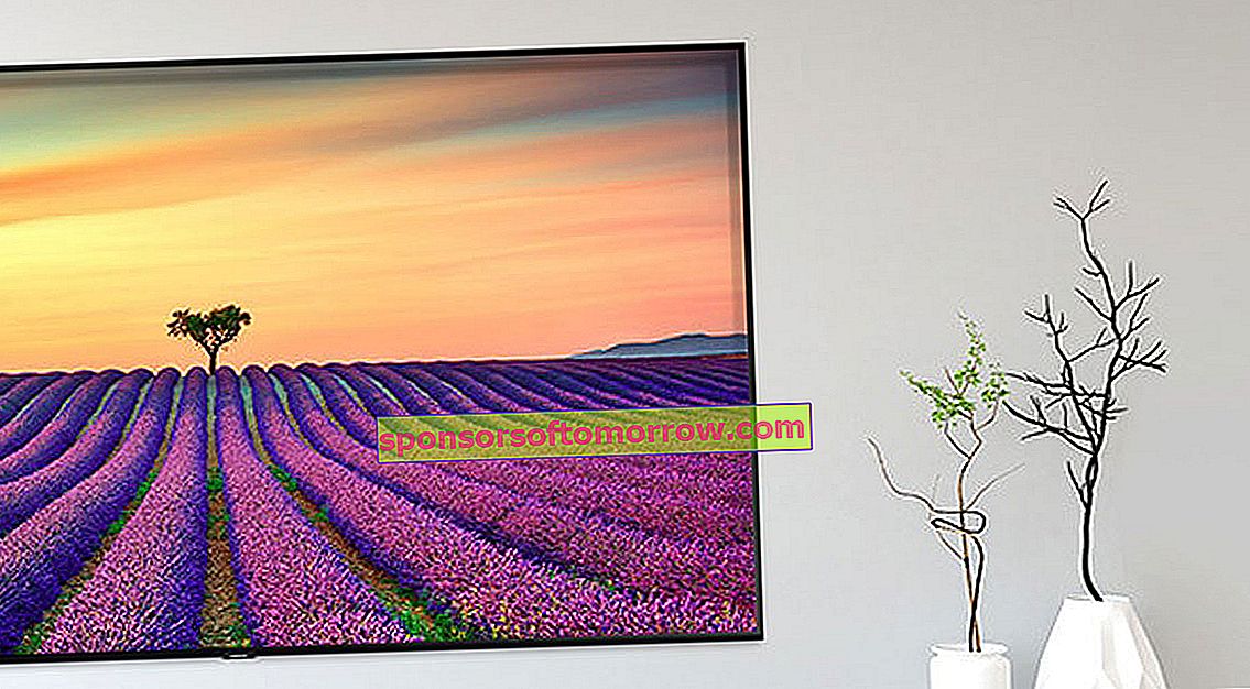 thoroughly Samsung QLED Q80R Ambient Mode